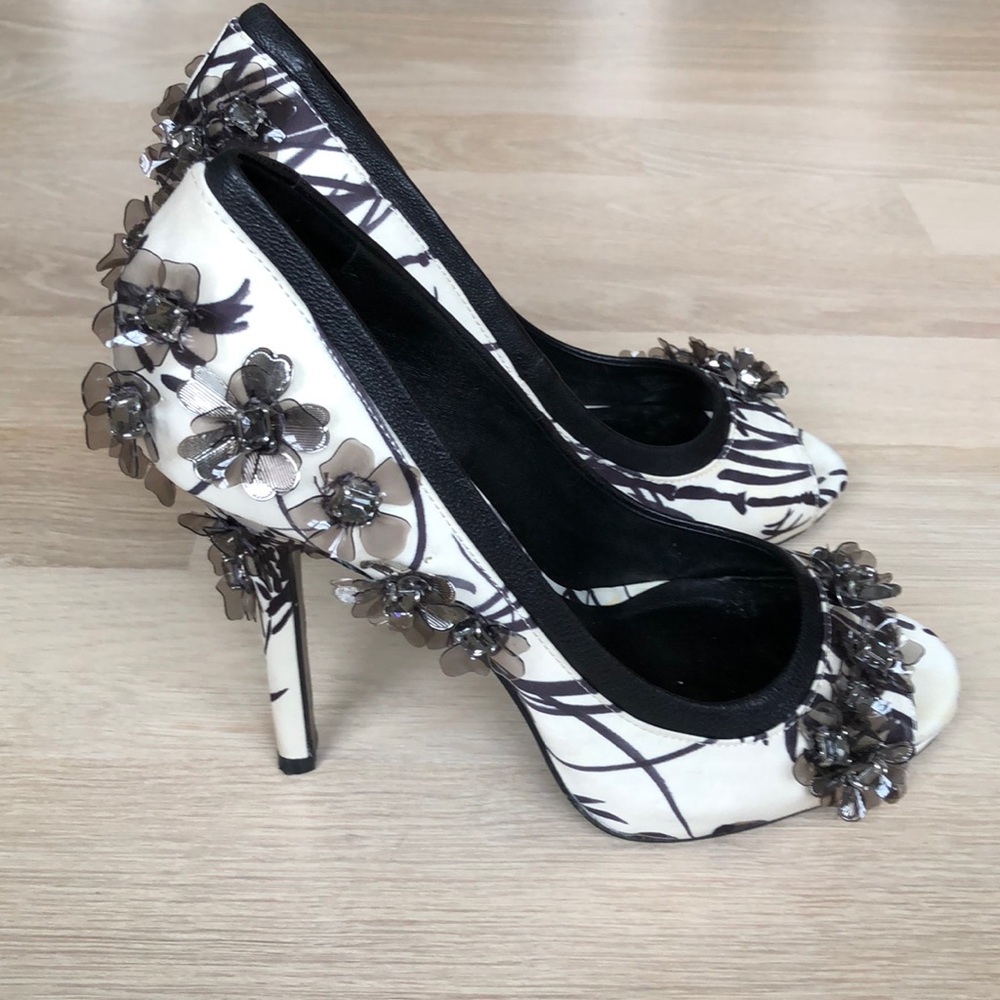 Tory Burch Open Toe Clancy Heels w Flower Detail